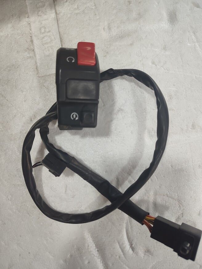 Suzuki DL 650-1000 Sağ Kütüklük Kumanda