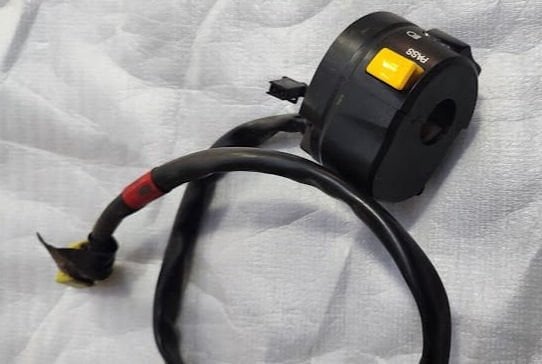 Suzuki GSR 600 Sol Kütüklük Kumanda