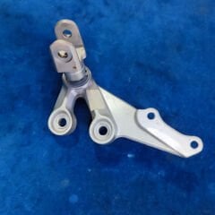 Suzuki GSXR 1000 2005-2006 Orjinal Sağ Sürücü Braketi