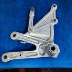 Honda CBR 1000rr Orjinal 2004-2005 Sağ Sürücü Basamak Braketi