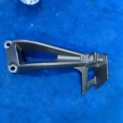 Yamaha fz8 2011-2013 Orjinal Sağ Arka Basamak Braketi