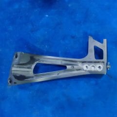 Yamaha fz8 2011-2013 Orjinal Sağ Arka Basamak Braketi