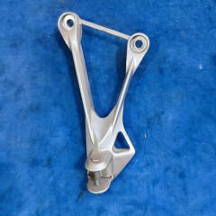 Kawasaki ZX6 Sağ Arka Basamak Bağlantı Demiri Taşıyıcı