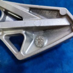 Kawasaki ZX6 Sağ Arka Basamak Bağlantı Demiri Taşıyıcı