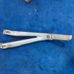 Yamaha R1 2004-2008 Orjinal Sol Arka Basamak Braketi