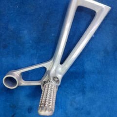 Yamaha YZF-R6 2003 - 2008 Orjinal Sağ Arka Basamak Braketi