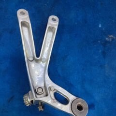 Yamaha YZF-R6 1999 - 2002 Orjinal Sağ Sol Arka Basamak Braketi