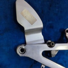 Yamaha R1 1998-1999 Orjinal Sağ Sürücü Baraketi