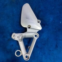 Honda CBR 1100 xx 1997-2006 Sağ Sürücü Braketi